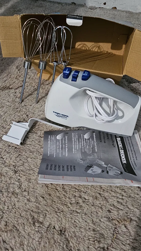 Black & Decker Power Pro 250-Watt Mixer image indicator(4)