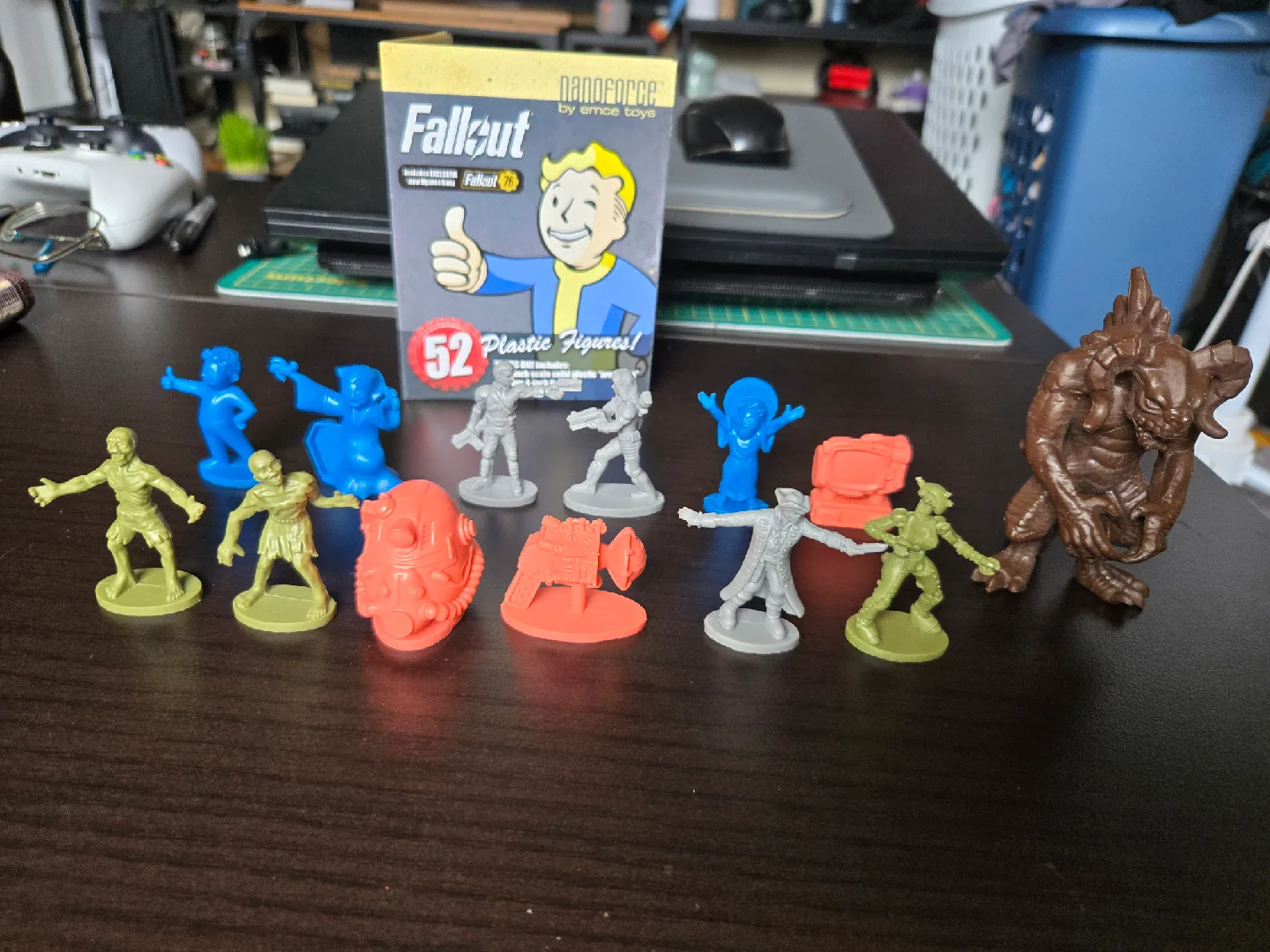 Fallout Mini Figure Box Set thumbnail