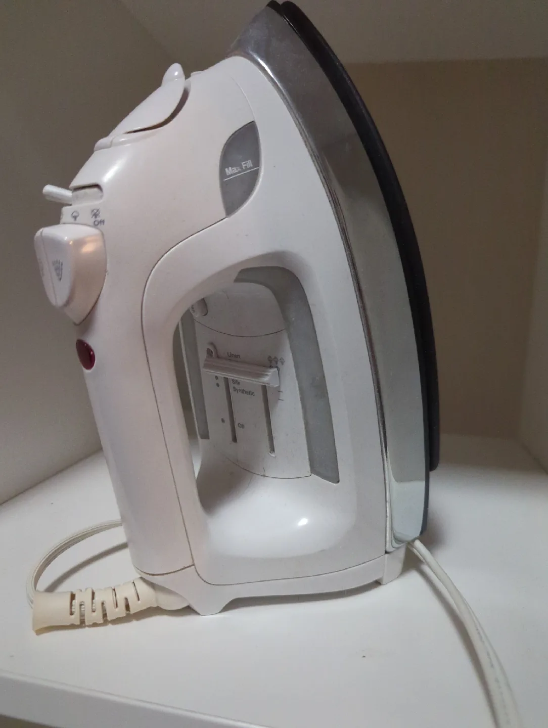 Sunbeam Steam Iron - Model 3663-836 image indicator(2)