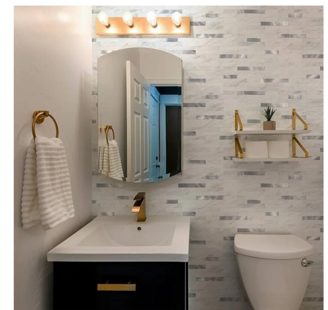 White Marble with Metal Silver Wall Tiles (20) image indicator(5)