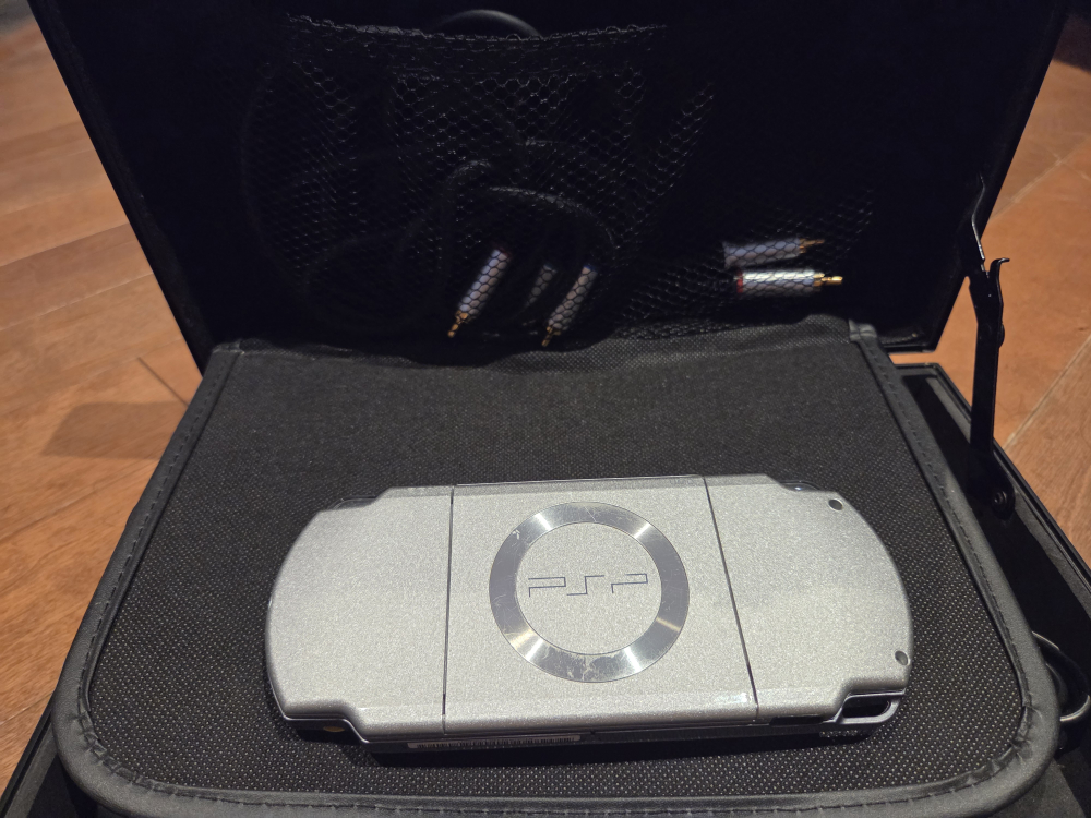 Sony PlayStation Portable (PSP) with Games & Accessories - photo 2