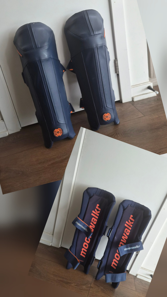 Moonwalker Cricket Pads - Adult Size
