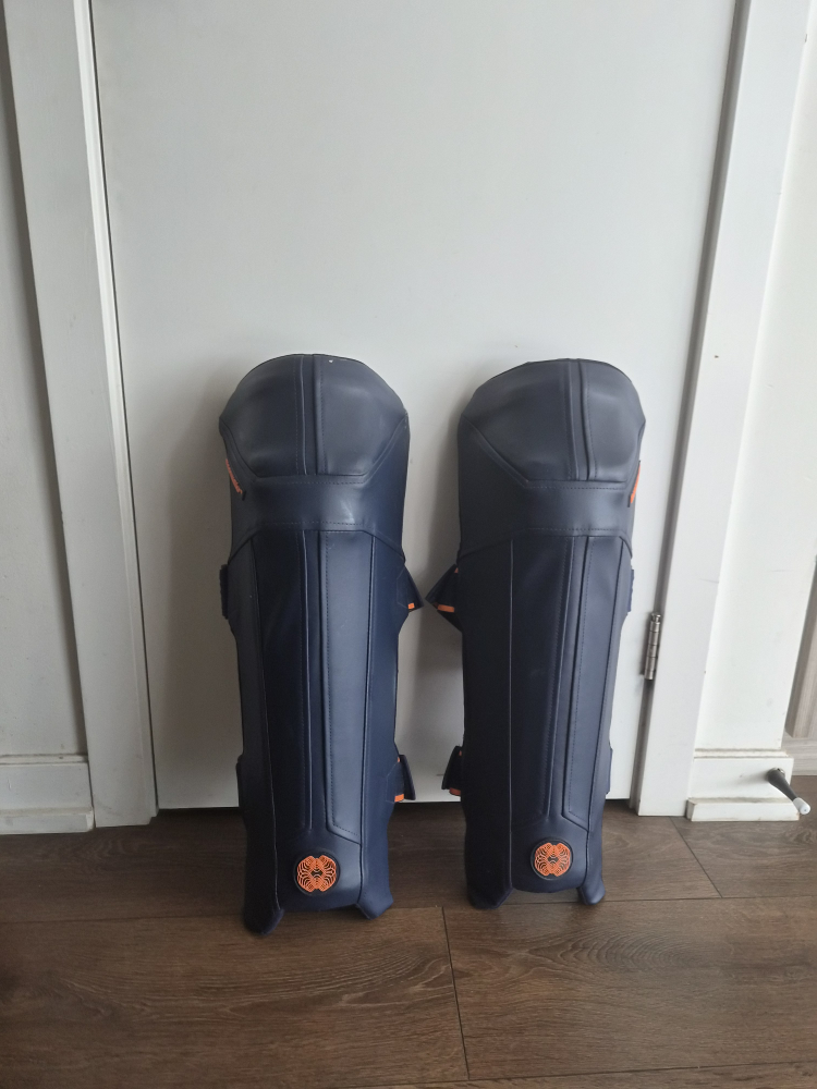 Moonwalker Cricket Pads - Adult Size - photo 2