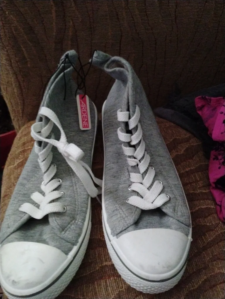 Ardene Grey High Top Sneakers - Size 9 thumbnail