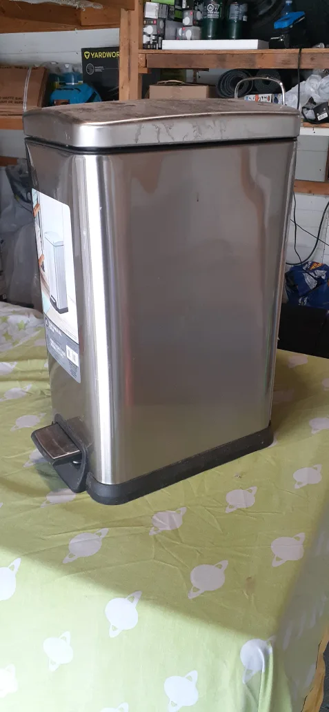 Stainless Steel 15 Litre Step Trash Can image indicator(2)