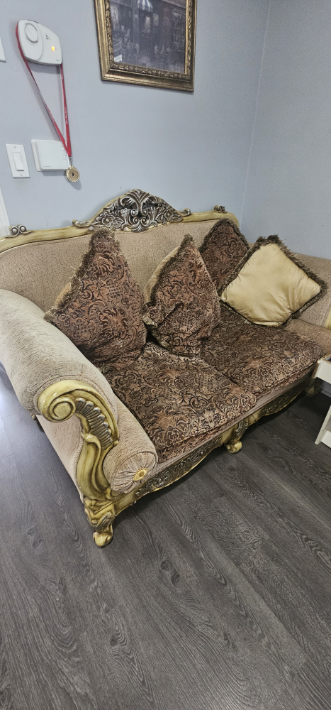 Ornate Sofa Set - Loveseat & Armchairs - photo 2