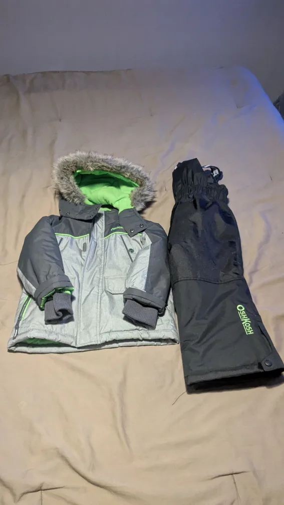 OshKosh B'gosh 4T Winter Jacket & Snow Pants thumbnail