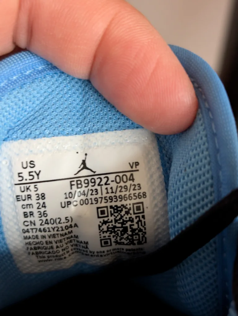 Jordan Flight Youth Size 5.5Y image indicator(3)