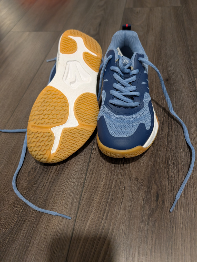 Decathlon Boys Badminton Shoes US 4 - photo 3
