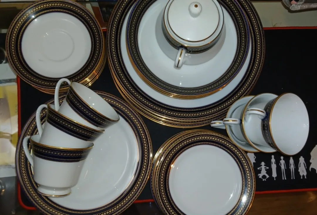 Elegant Dinnerware Set - White, Blue & Gold (small/large family) image indicator(3)