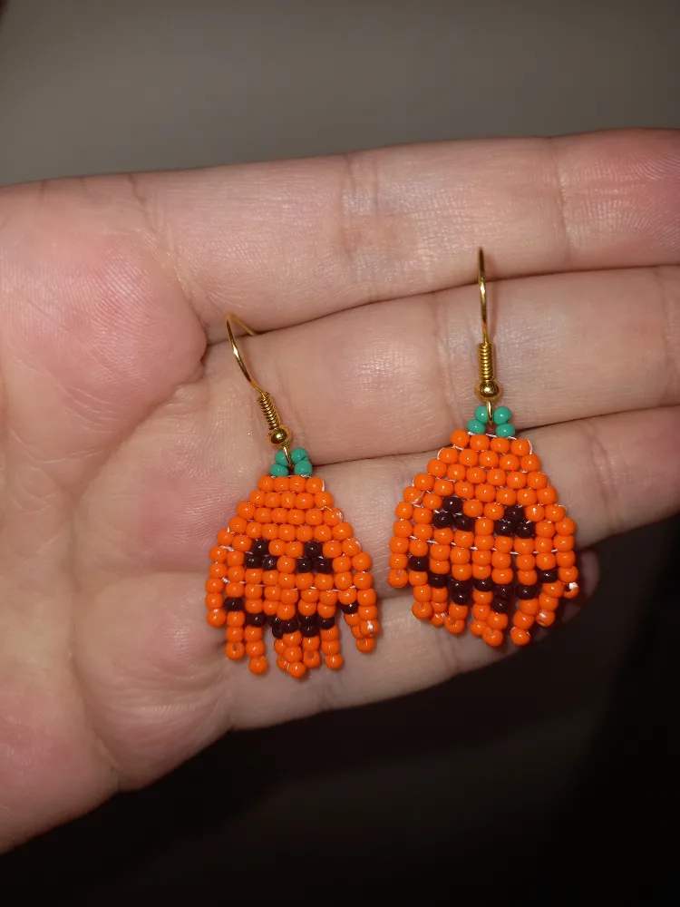 Pumpkin Beaded Earrings image indicator(3)