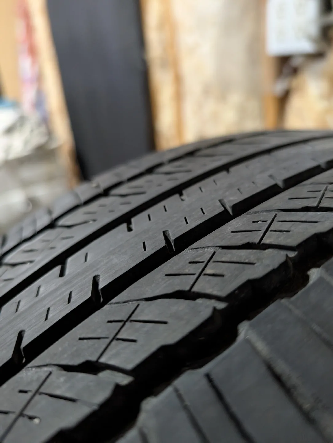 (4)-225/55R19 Toyo A36 All Season Tires image indicator(2)