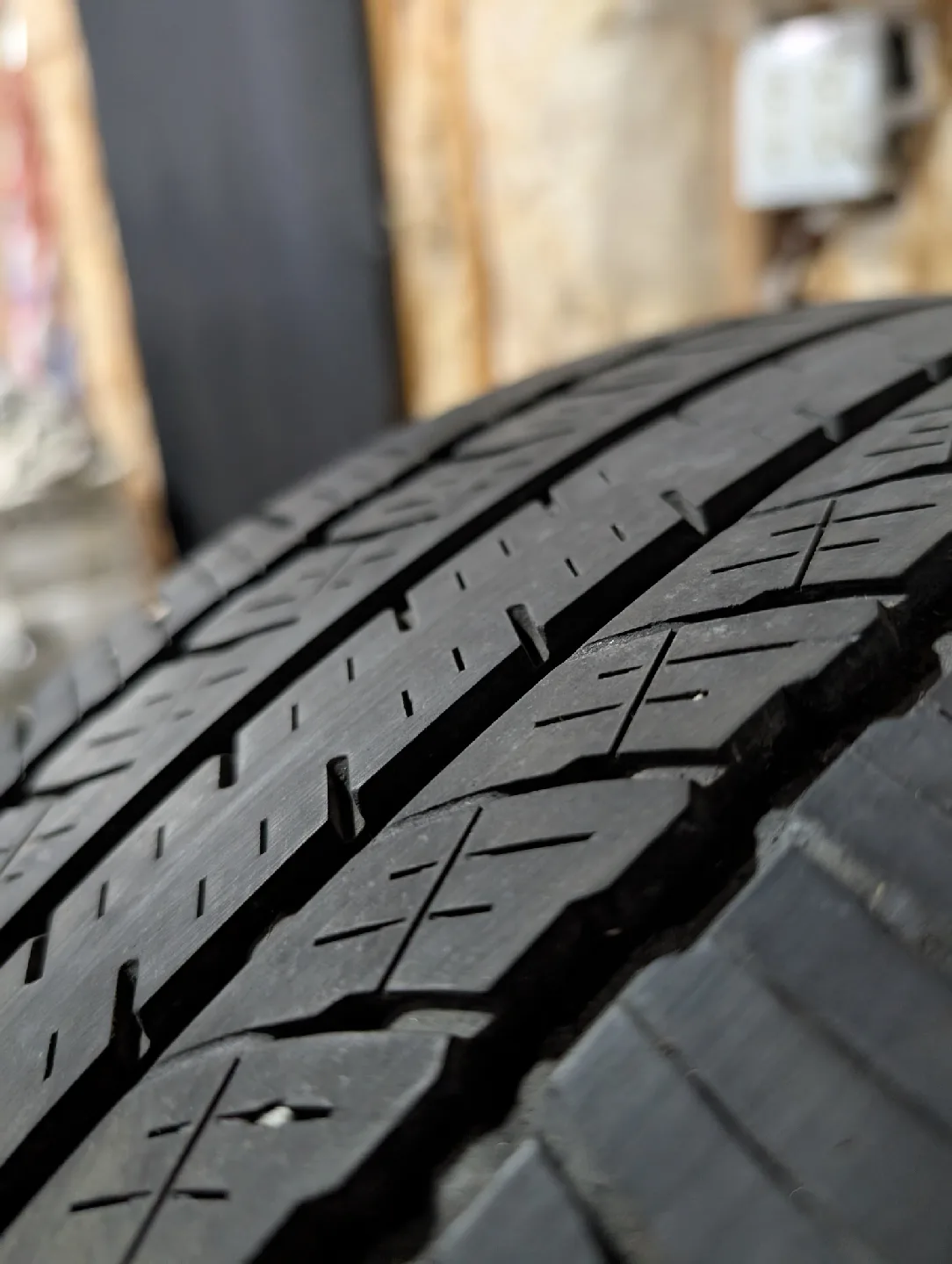 (4)-225/55R19 Toyo A36 All Season Tires image indicator(4)