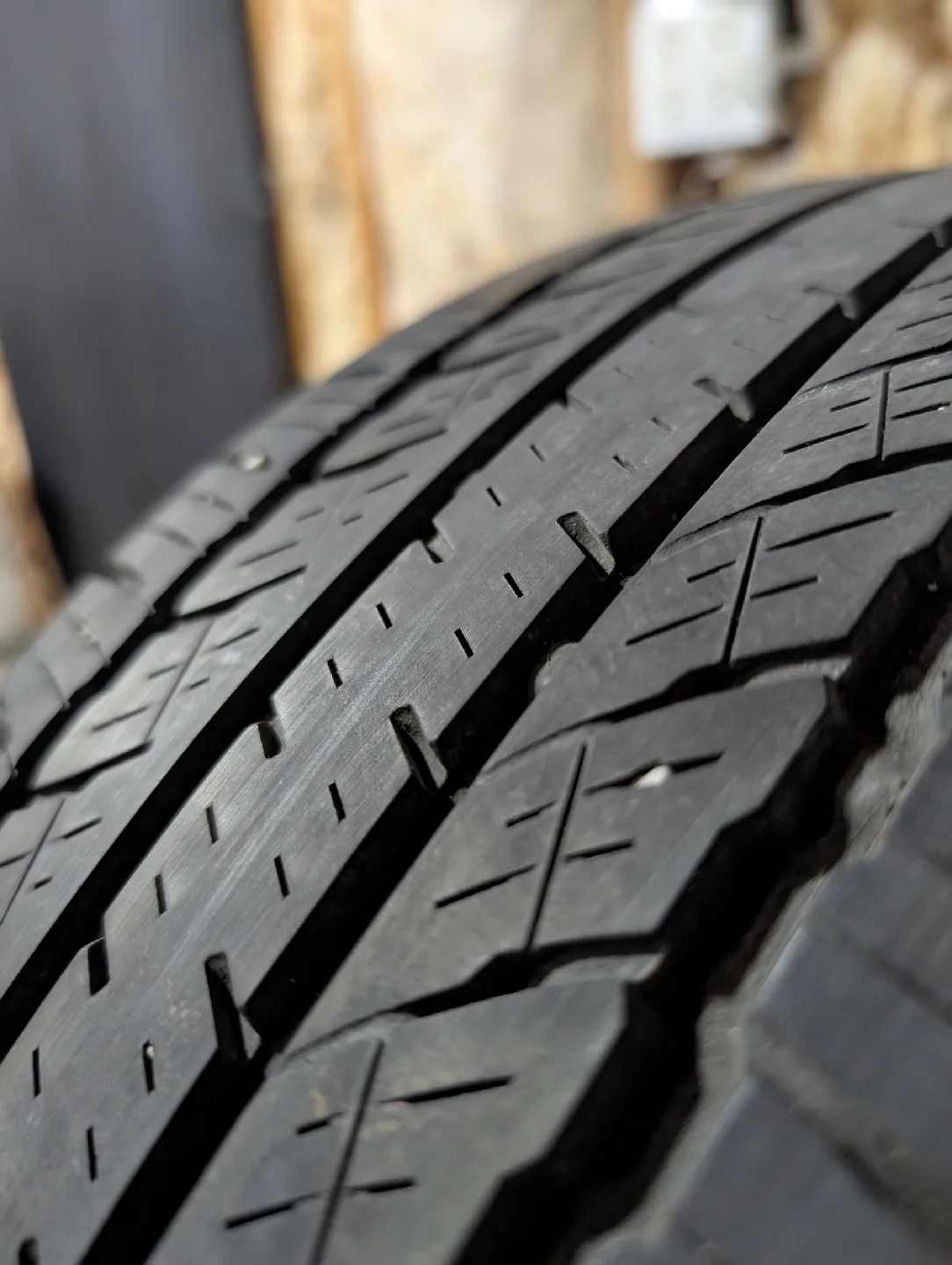 (4)-225/55R19 Toyo A36 All Season Tires image indicator(5)