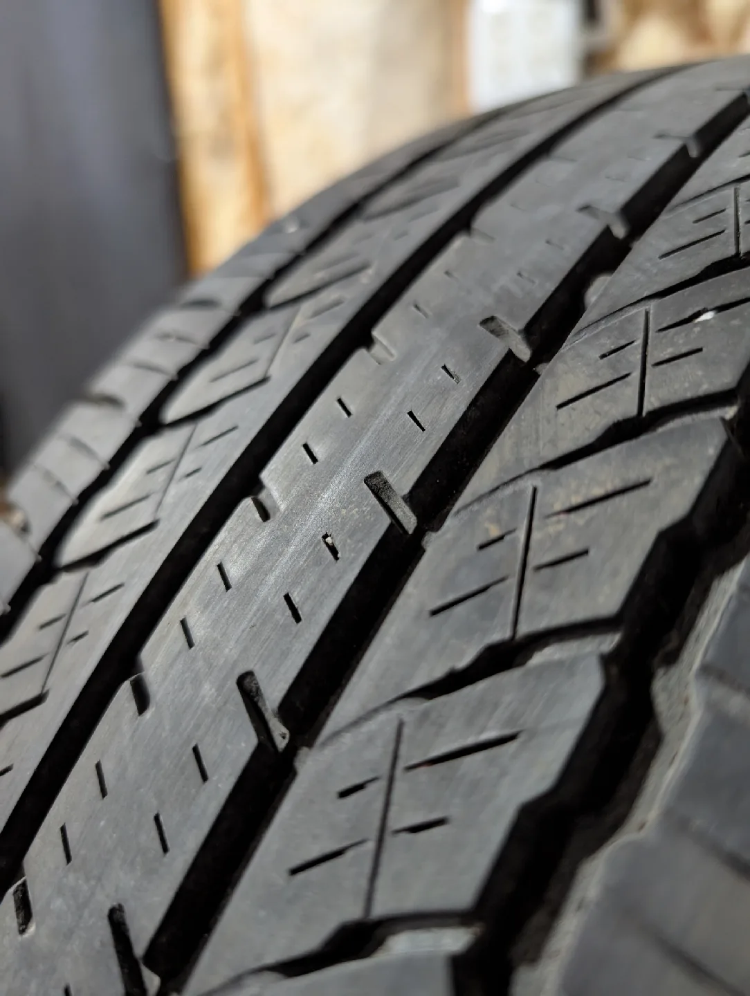 (4)-225/55R19 Toyo A36 All Season Tires image indicator(7)