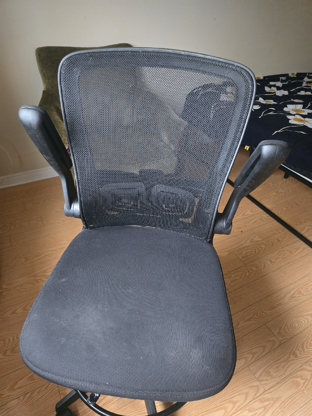 Black mesh office chair - photo 4