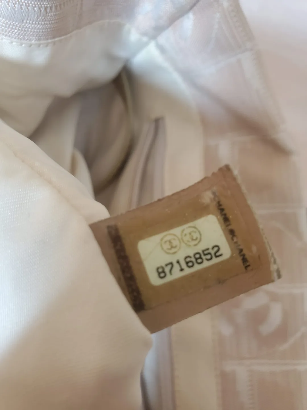 Chanel Beige Tote Bag image indicator(7)