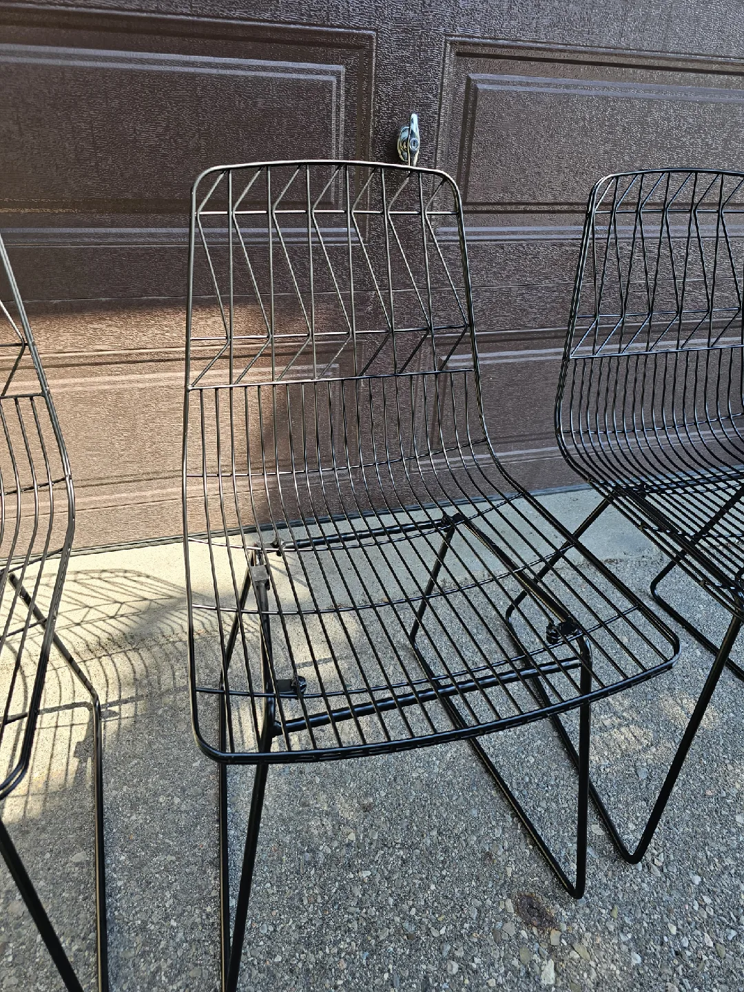 Set of 4 Black Wire Chairs image indicator(2)