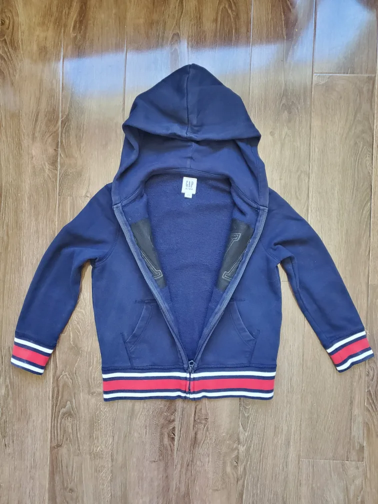 Gap Hoodie, Size S (6-7) kids image indicator(3)