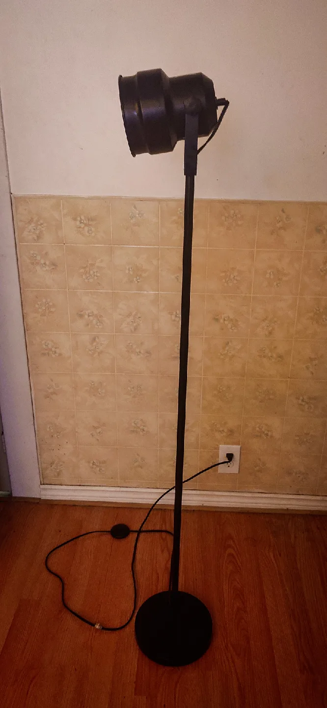 Floor lamp thumbnail