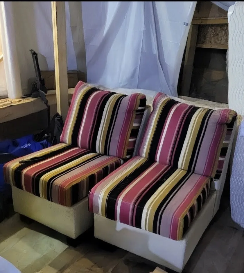 free couches thumbnail