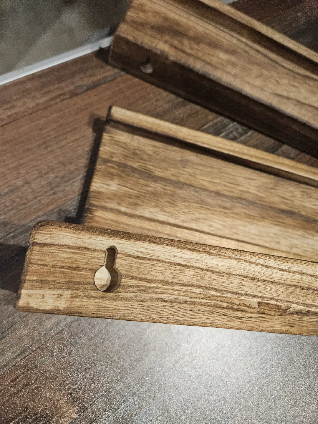 wood shelves image indicator(2)