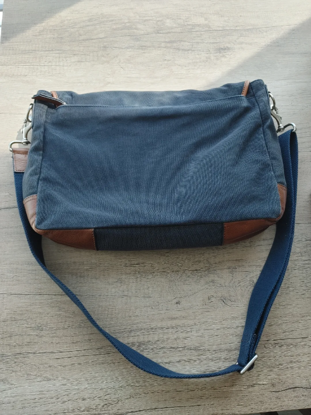 Fossil Messenger Bag image indicator(6)