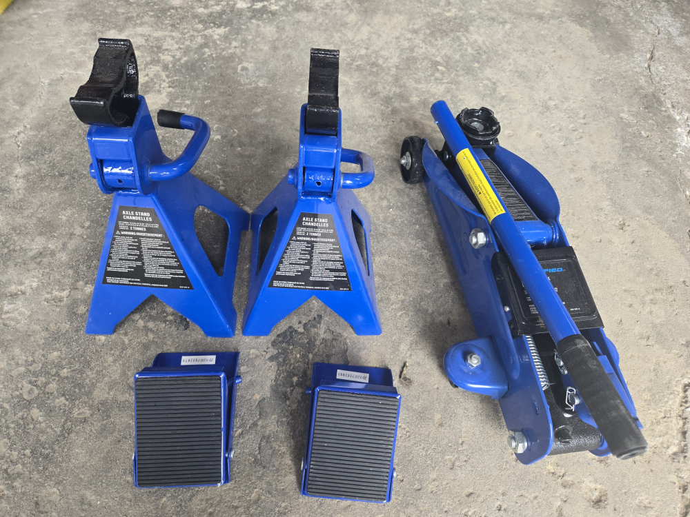 2 tonnes Floor Jack, Axle Stands & Wheel Chocks Set - photo 2