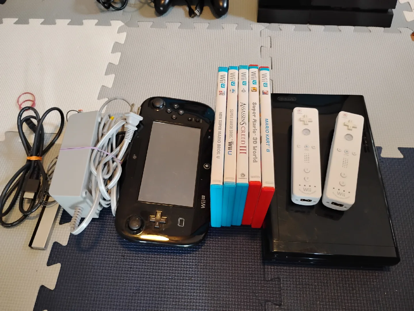 Nintendo Wii U Console Bundle image indicator(2)