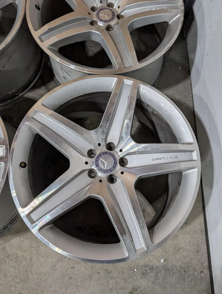 (4)-21 Inch AMG Alloy 2012 Mercedes Benz GL350 image indicator(2)