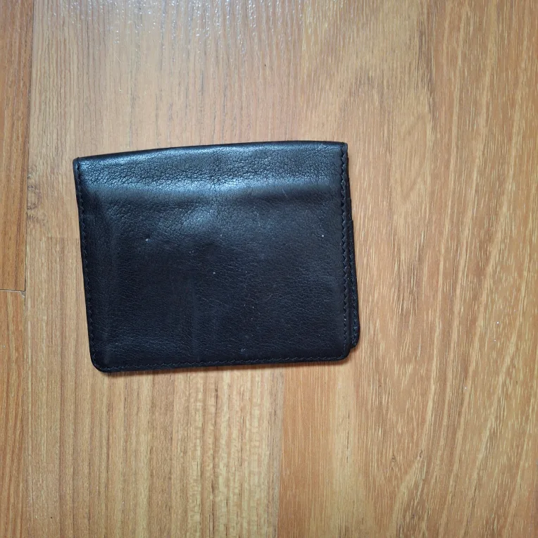 slim Black Leather Card Holder Wallet image indicator(2)