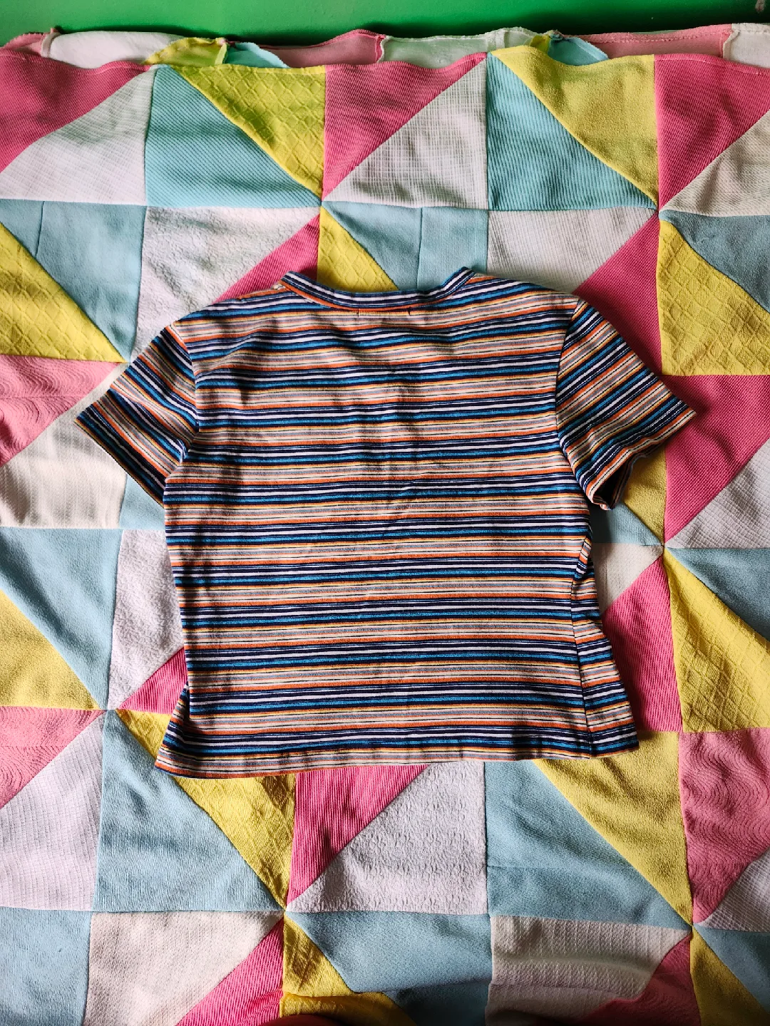 90s striped t-shirt by Guess image indicator(2)