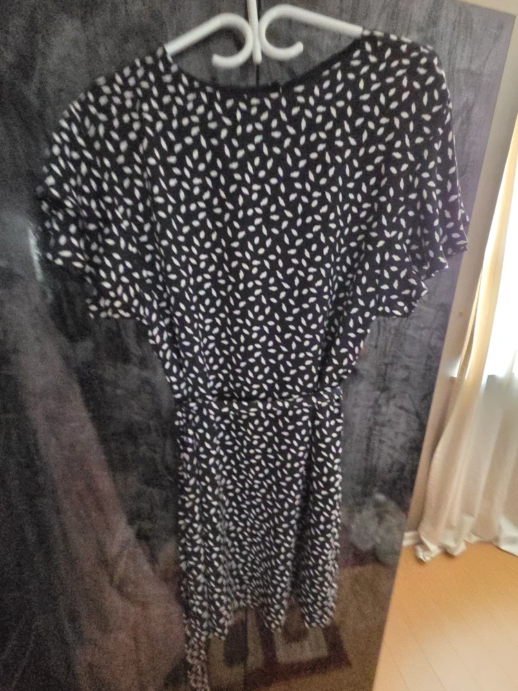FREE H&M dress size 8 thumbnail