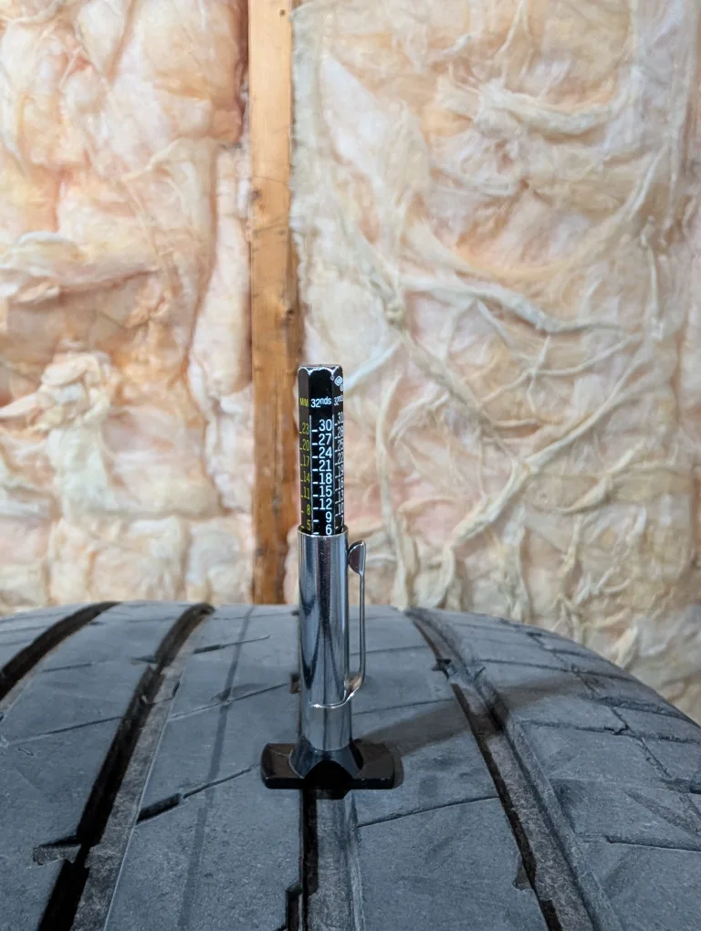 (1)-255/40R20 Goodyear Eagle F1 Super Sport Tire All Season Tire image indicator(3)