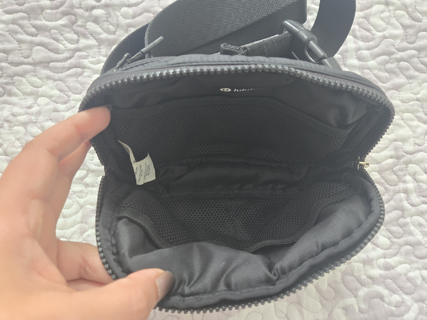Lululemon Quilted Grid Belt Bag Black - photo 2
