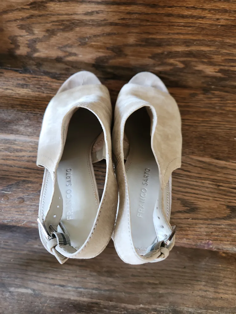 Franco Sarto Beige Suede Heels - Size 10 image indicator(2)