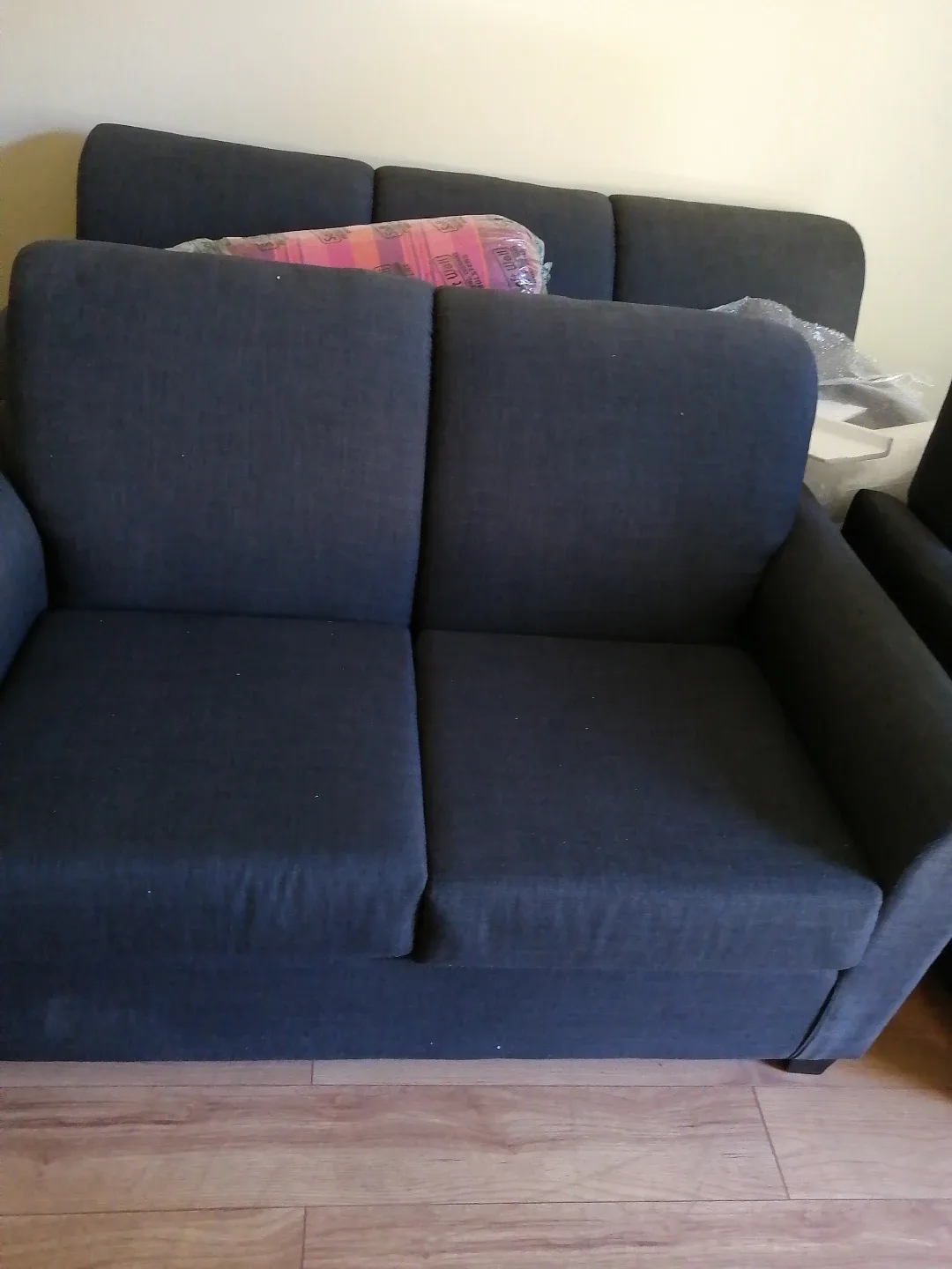 Three piece Couch set image indicator(2)