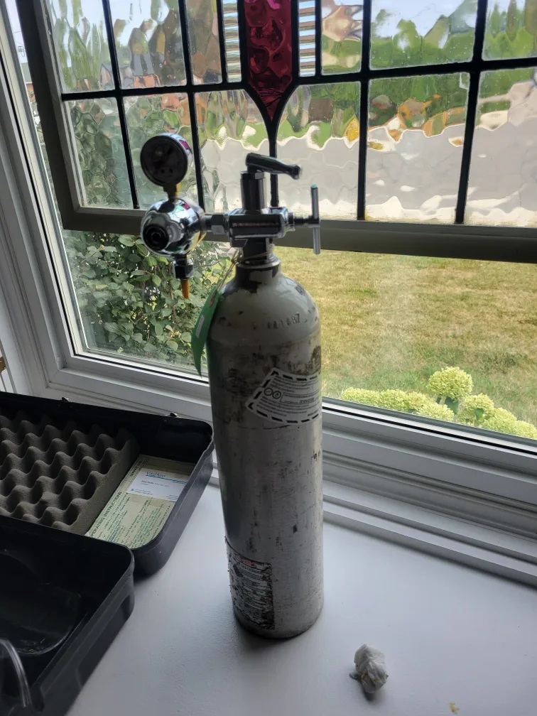 Portable Oxygen Tank in Case. Halloween or Movie Prop image indicator(7)