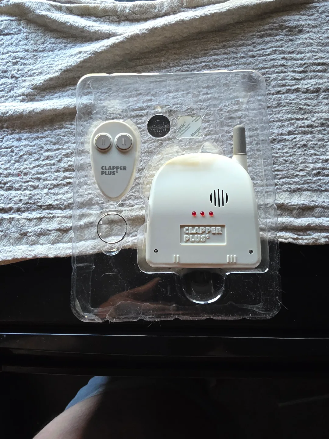 The Clapper Plus with Remote Control image indicator(2)