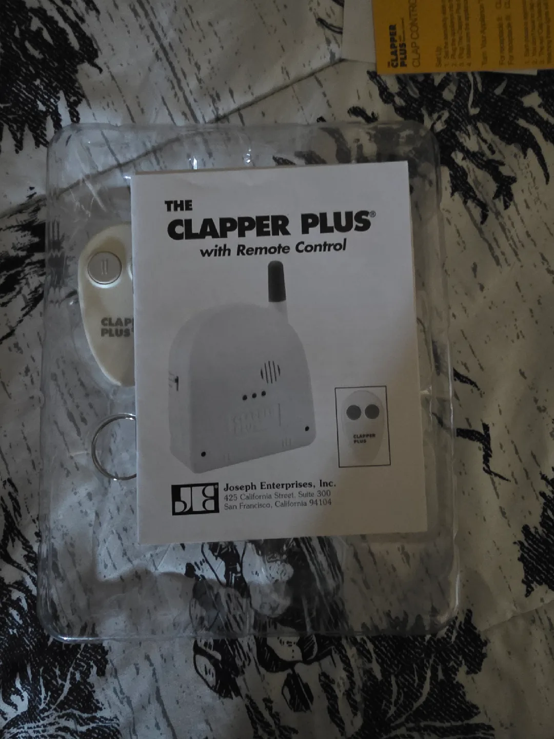 The Clapper Plus with Remote Control image indicator(3)
