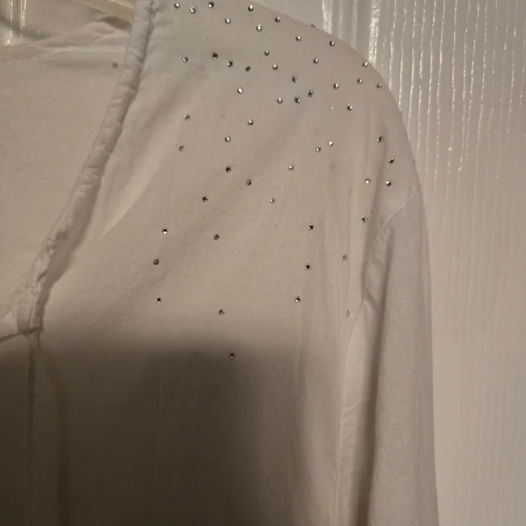 Cherokee White Embellished Tunic - Size XL image indicator(2)