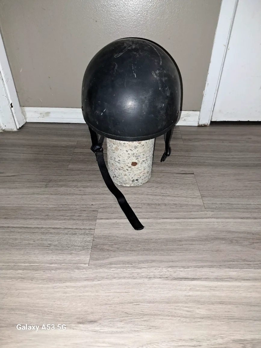 Black Motorcycle Helmet Size XL image indicator(2)