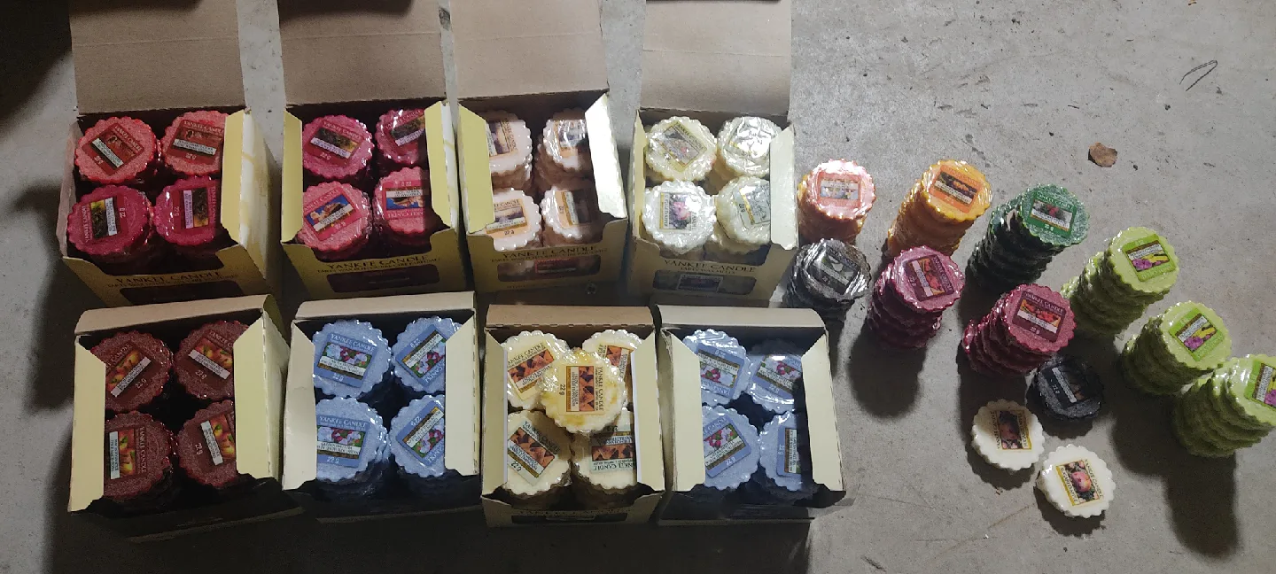 Yankee Candle Wax Melts - Assorted Scents image indicator(8)