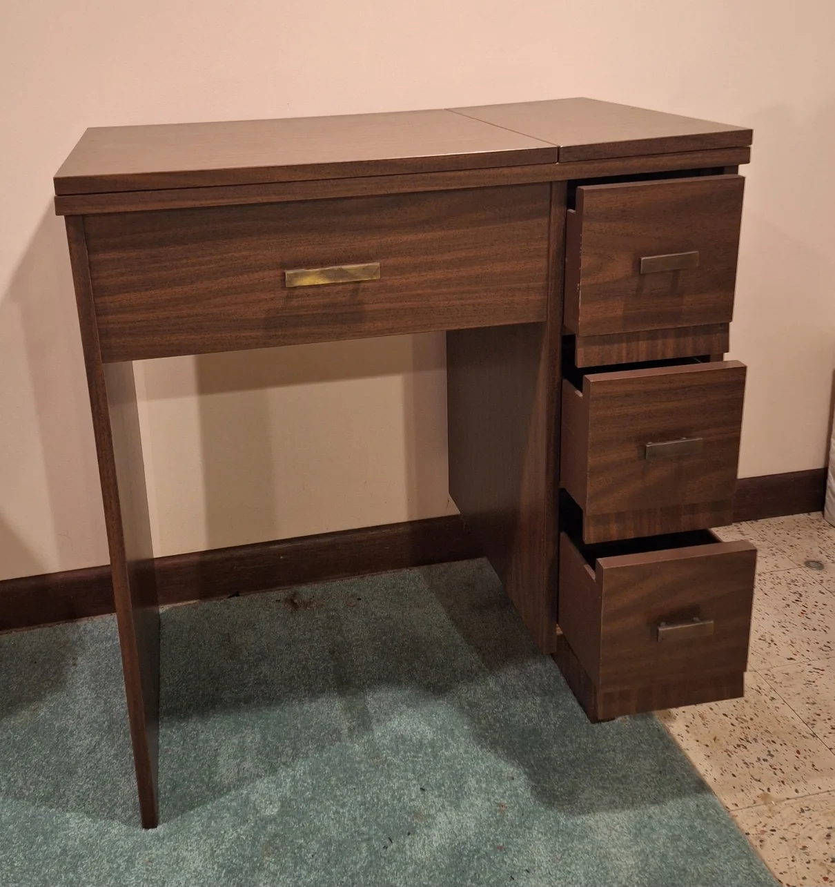 Sewing Machine Cabinet/Desk image indicator(2)