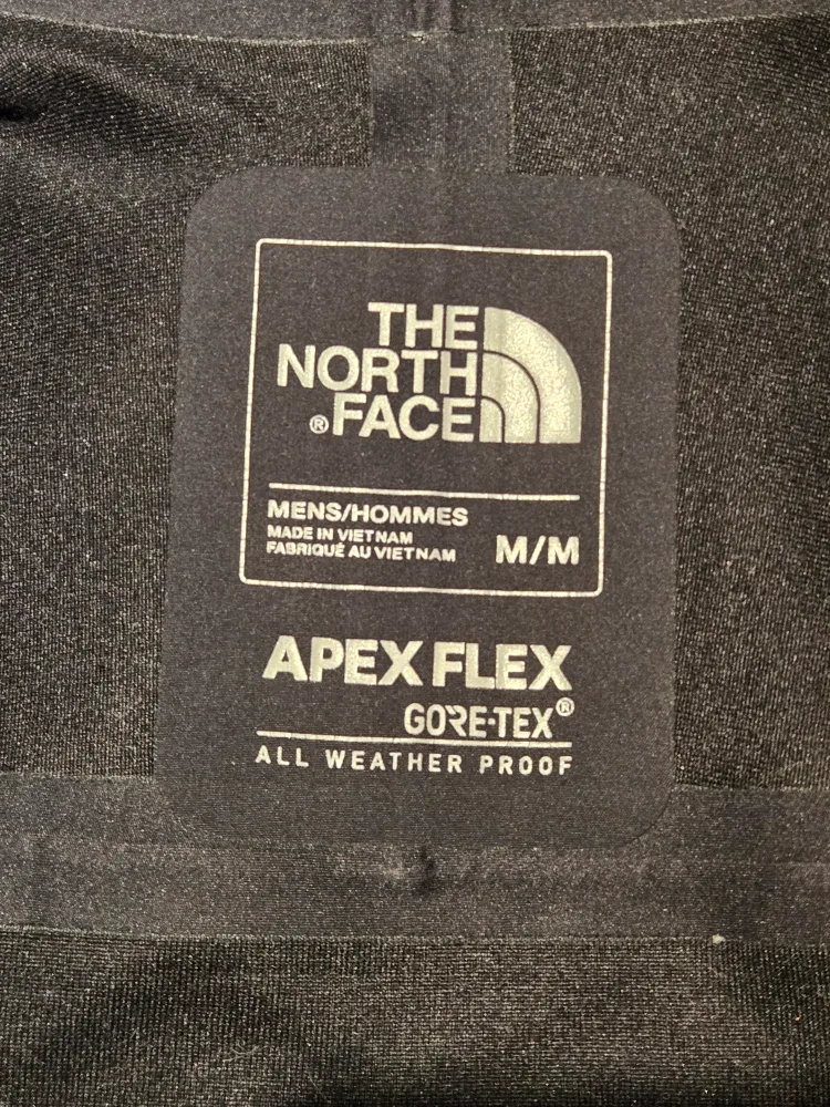 The North Face Gore-tex Jacket - Men's Medium image indicator(4)