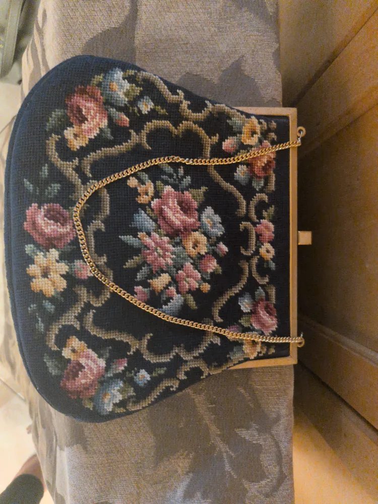 Vintage Floral Tapestry Handbag image indicator(3)