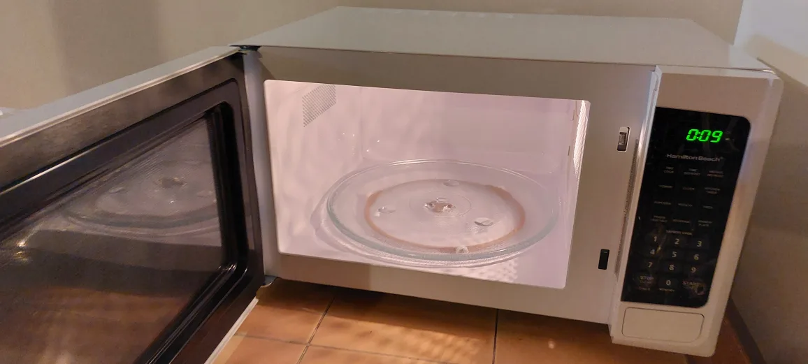 🥕Hamilton Beach Microwave - White image indicator(5)