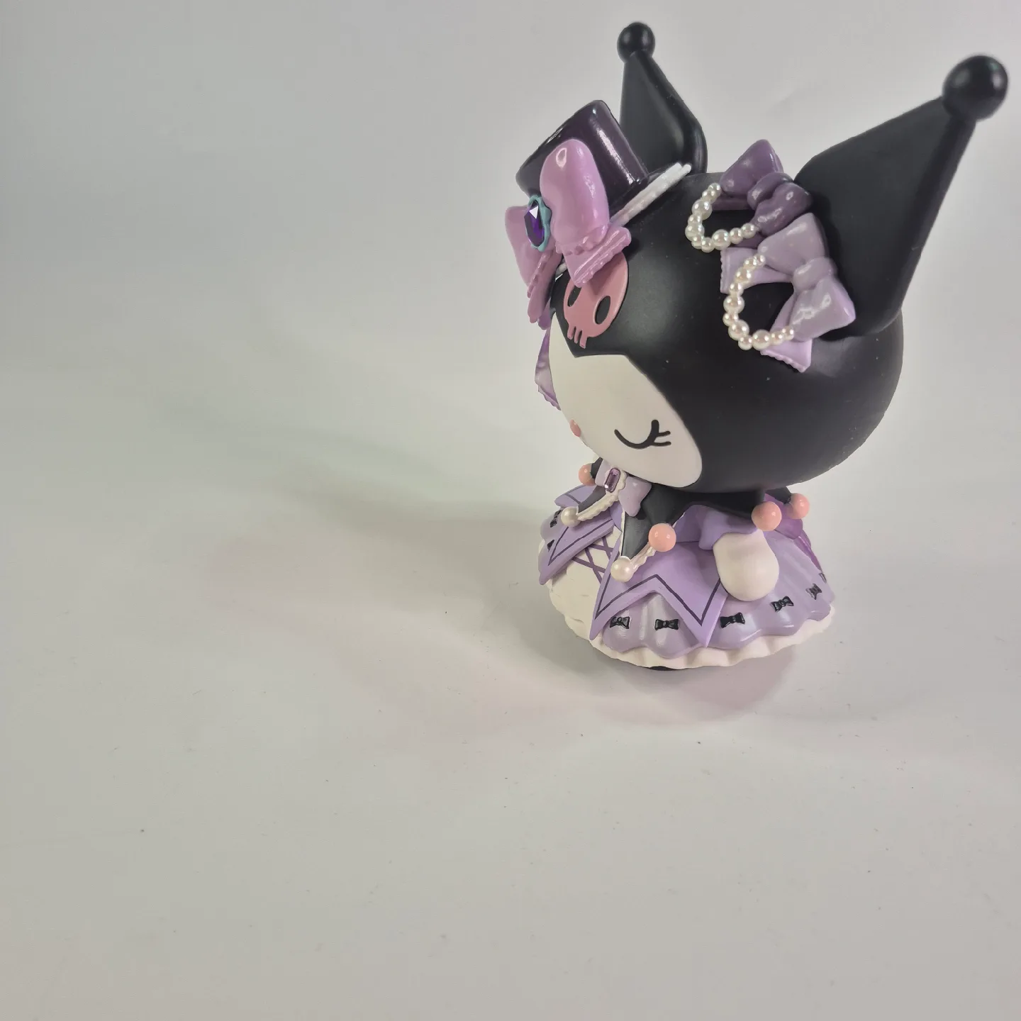 Kuromi Figurine image indicator(5)