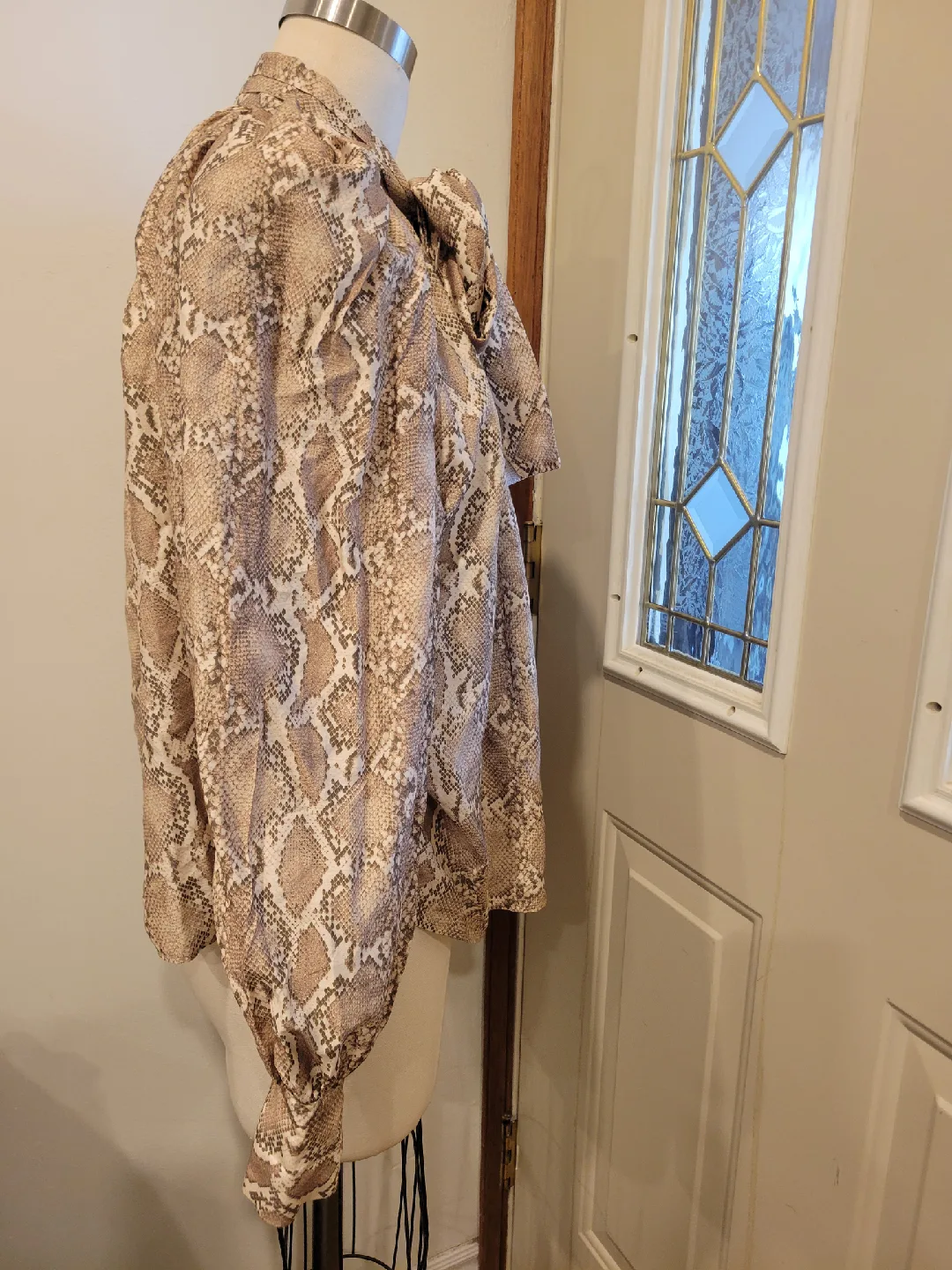 Women's med top image indicator(2)