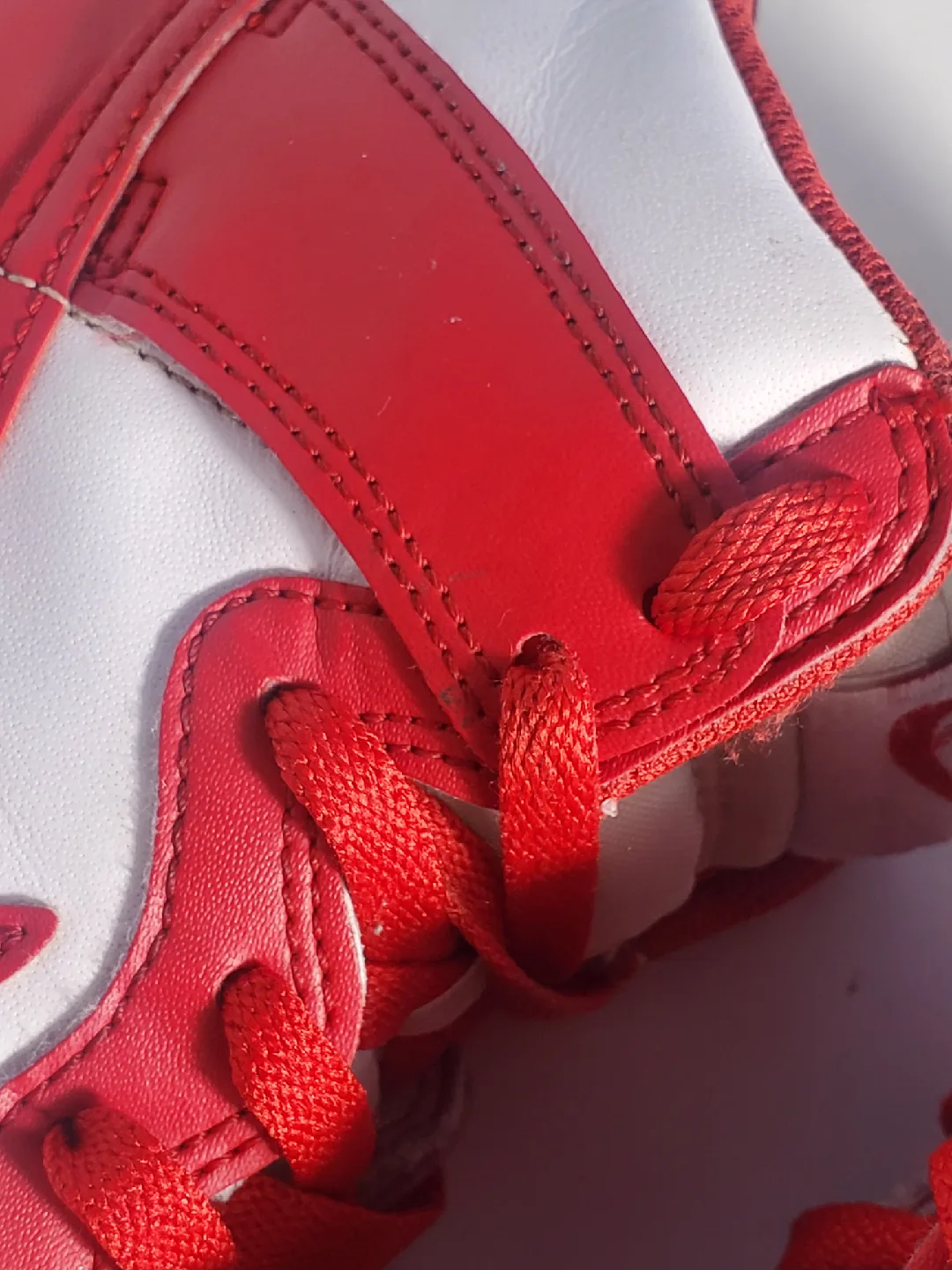 Nike Dunk High Championship White Red (GS) DB2179-106 Size 5.5Y image indicator(8)